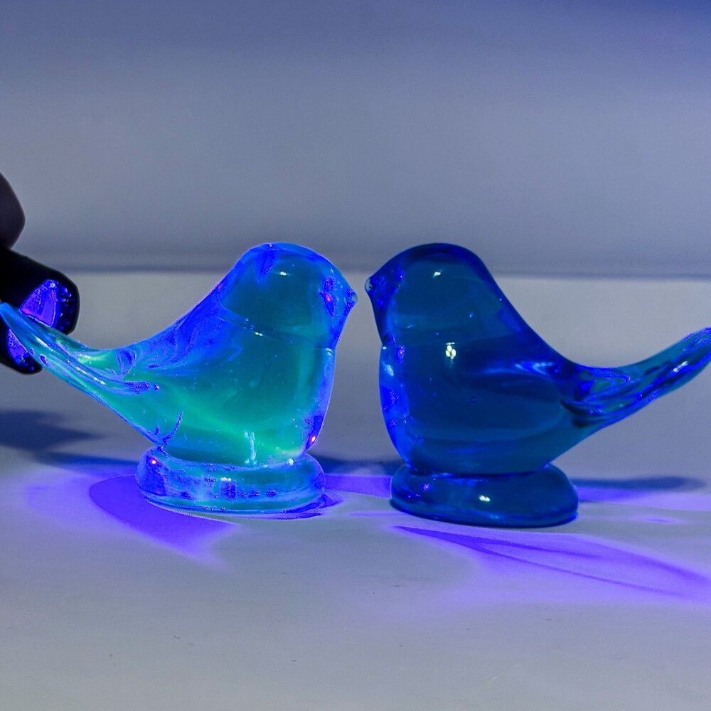 Leo Ward 1987 Blue Bird of Happiness Pair Signed UV Reactive Art Glass - Picture 2 of 10